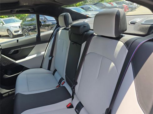 Used 2026 BMW M5 w/ Executive Package AWD/4WD image 14