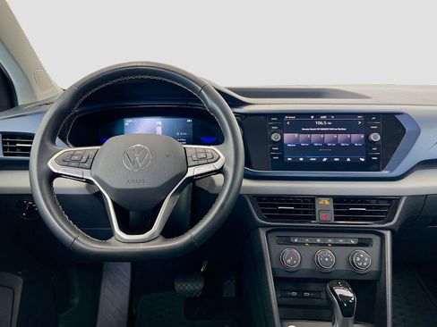 Used 2022 Volkswagen Taos SE AWD/4WD image 2