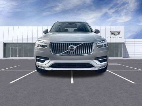 Used 2025 Volvo XC90 B6 Plus image 3