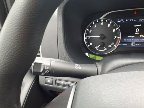 Used 2022 Nissan Frontier SV w/ Technology Package image 22