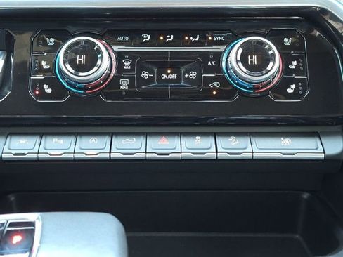 Used 2022 GMC Sierra 1500 Denali image 39