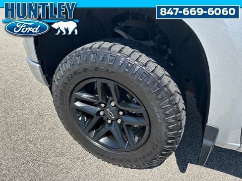 Used 2022 Chevrolet Silverado 1500 Custom AWD/4WD image 8