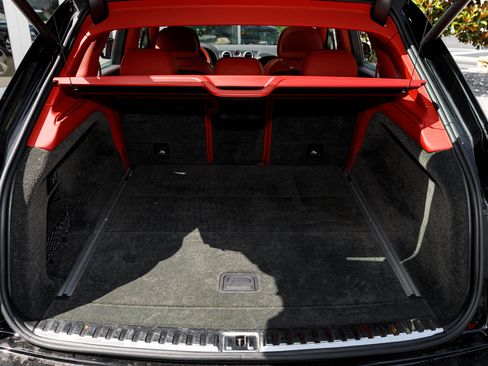 Certified 2020 Bentley Bentayga image 18