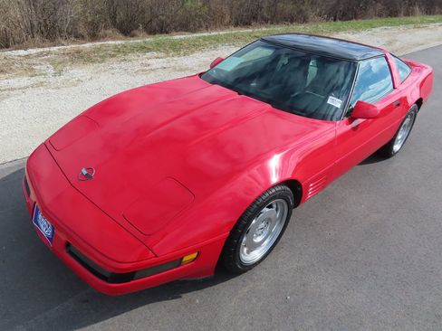 Used 1991 Chevrolet Corvette Coupe image 24