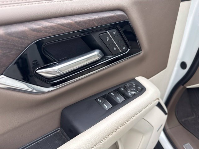 Used 2025 GMC Yukon XL Denali w/ Sun & Power Step Package AWD/4WD image 18
