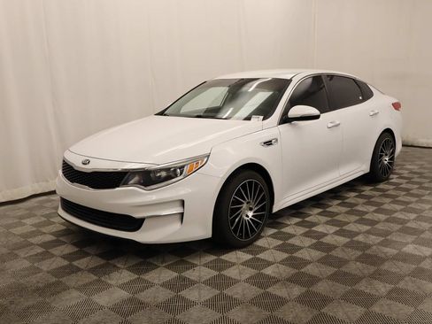 Used 2018 Kia Optima LX w/ 17" Alloy Wheels Package FWD image 1
