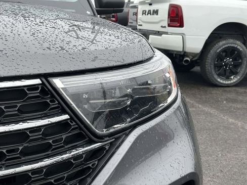 Used 2023 Ford Explorer XLT w/ Equipment Group 202A image 9
