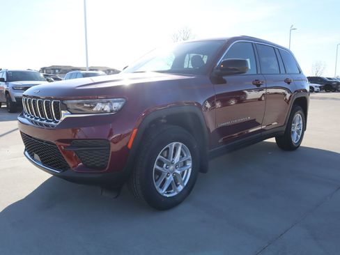 New 2026 Jeep Grand Cherokee Laredo image 10