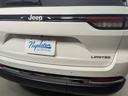 New 2025 Jeep Grand Cherokee Limited image 8