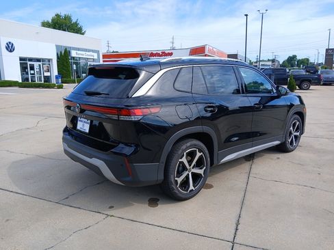 New 2026 Volkswagen Tiguan SE FWD image 7