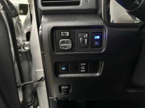 Used 2017 Toyota 4Runner TRD Off-Road AWD/4WD image 25