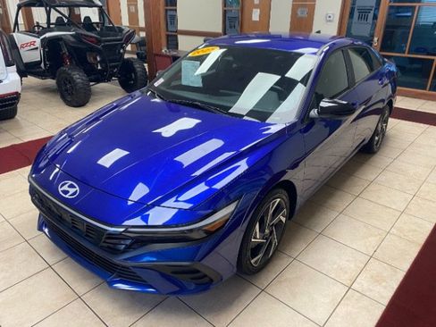 Used 2025 Hyundai Elantra Sport FWD image 1