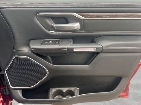 Used 2019 RAM 1500 Laramie image 11