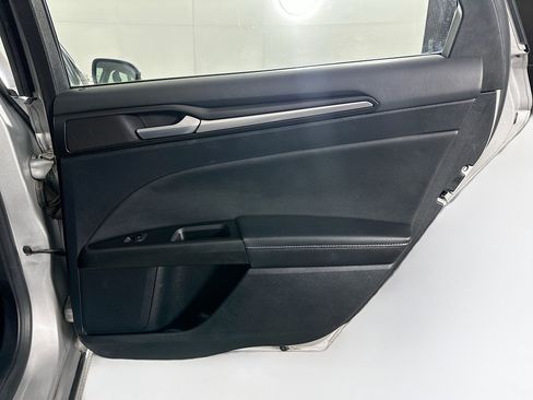 Used 2019 Ford Fusion Titanium image 30