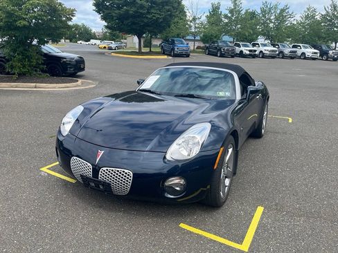 Used 2006 Pontiac Solstice Convertible w/ Premium Package RWD image 3