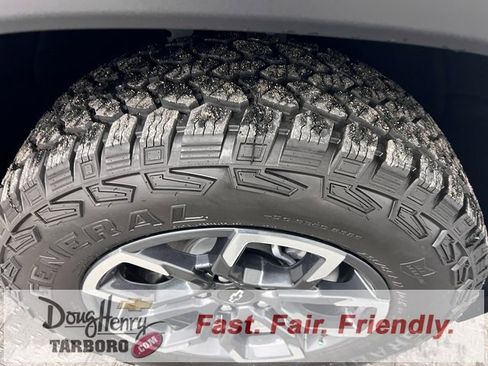 New 2026 Chevrolet Equinox ACTIV image 18