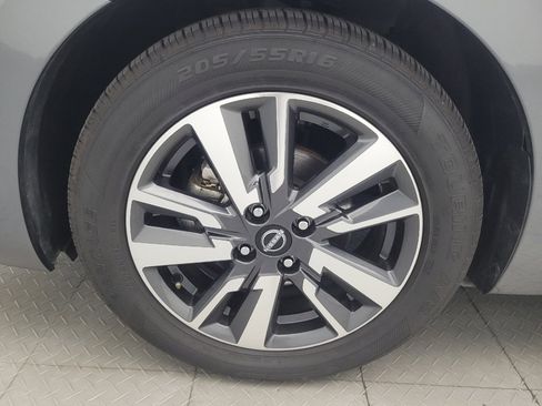 Used 2024 Nissan Versa SV FWD image 31