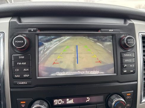 Used 2017 Nissan Titan SV image 9