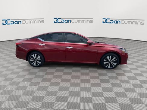 Used 2021 Nissan Altima 2.5 SV w/ SV Premium Package AWD/4WD image 9