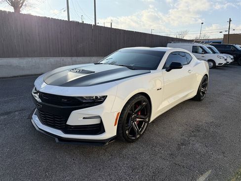Used 2019 Chevrolet Camaro SS image 5