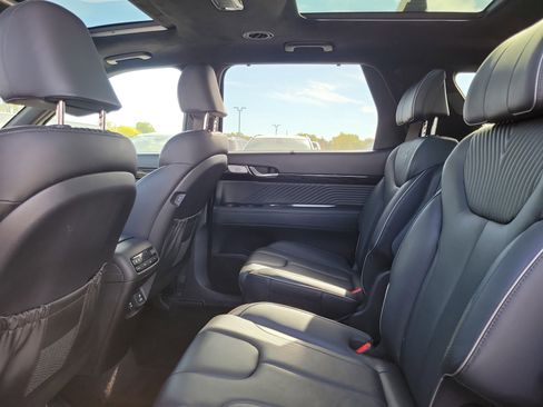 Used 2023 Hyundai Palisade Calligraphy image 11