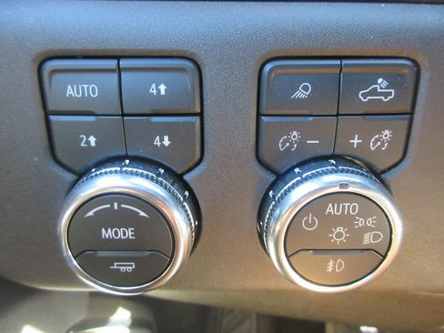 New 2026 GMC Sierra 2500 SLT w/ SLT Premium Package image 18