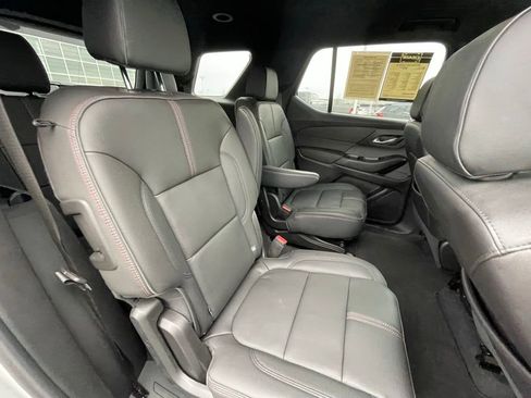 Used 2022 Chevrolet Traverse RS w/ LPO, Roadside Safety Package image 26