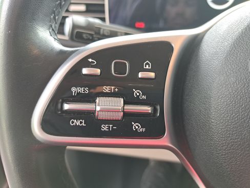 Used 2021 Mercedes-Benz GLS 450 4MATIC image 17