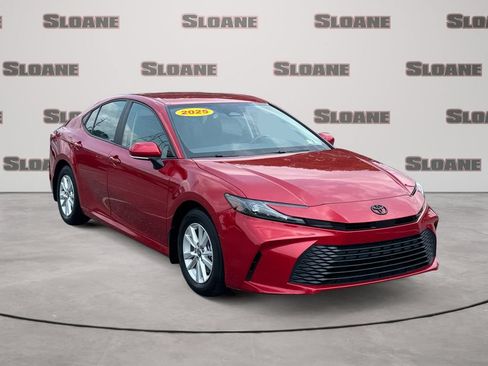 Used 2025 Toyota Camry LE w/ Convenience Package FWD image 7