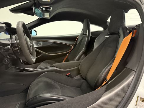 Used 2023 McLaren Artura RWD image 10