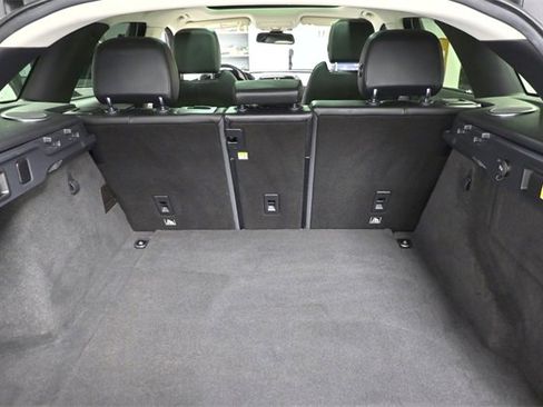 Used 2017 Jaguar F-PACE R-Sport image 17