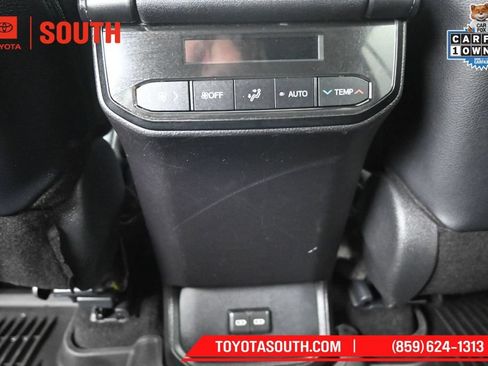 Used 2024 Toyota Highlander XLE AWD/4WD image 26