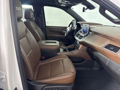 Used 2021 Chevrolet Tahoe High Country w/ Premium Package image 12