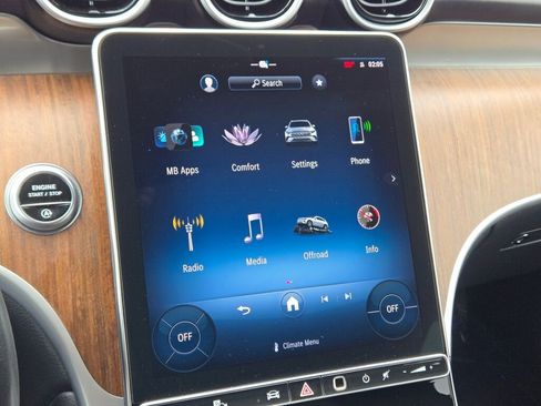 Used 2023 Mercedes-Benz GLC 300 4MATIC image 36