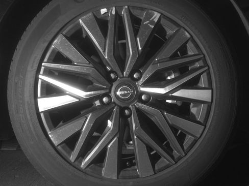 Used 2025 Nissan Altima 2.5 SV image 13