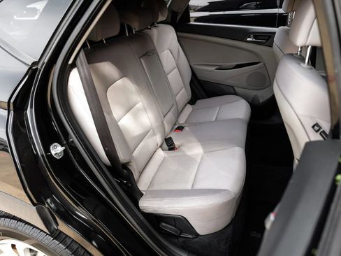 Used 2017 Hyundai Tucson SE image 32