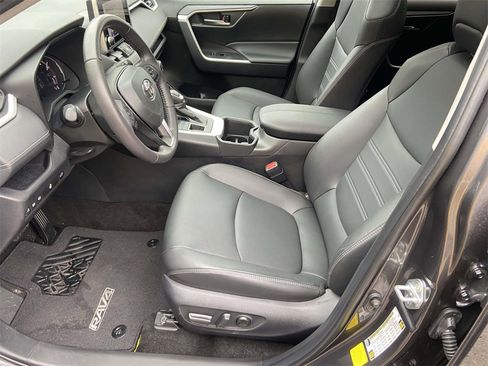Used 2024 Toyota RAV4 XLE Premium image 17