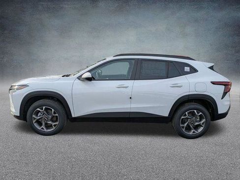 New 2026 Chevrolet Trax LT w/ Driver Confidence Package FWD image 7