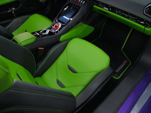 Used 2023 Lamborghini Huracan EVO RWD image 14