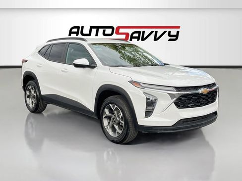 Used 2026 Chevrolet Trax LT FWD image 1