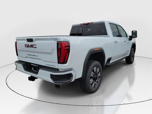 New 2026 GMC Sierra 2500 Denali w/ Denali Reserve Package AWD/4WD image 4