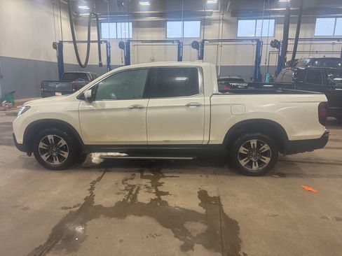 Used 2017 Honda Ridgeline RTL-E image 2