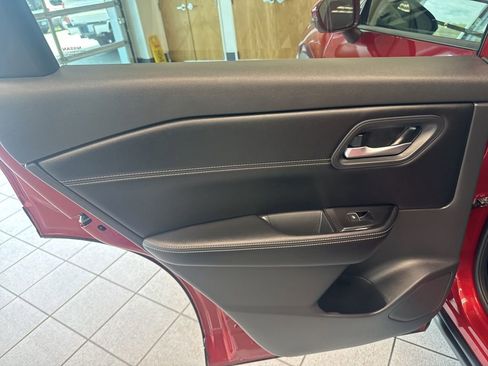 Used 2024 Nissan Rogue SL image 14