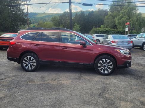 Used 2017 Subaru Outback 2.5i Limited image 9