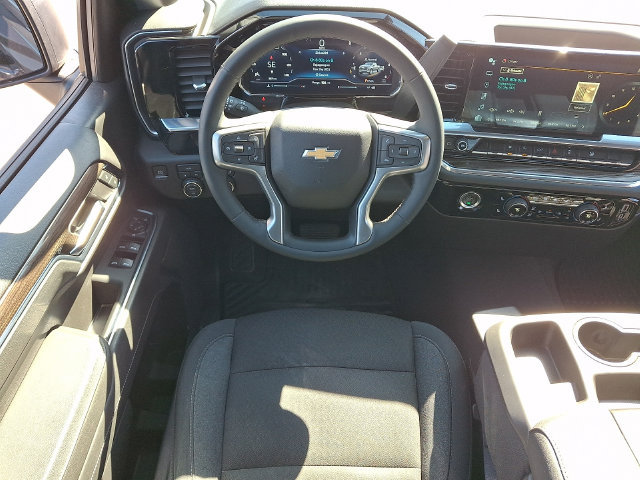 Used 2023 Chevrolet Silverado 1500 LT AWD/4WD image 3