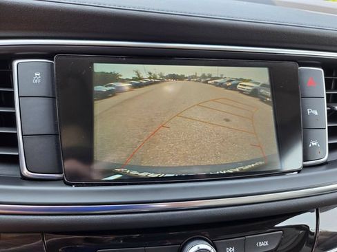 Used 2018 Buick Enclave Premium FWD image 24