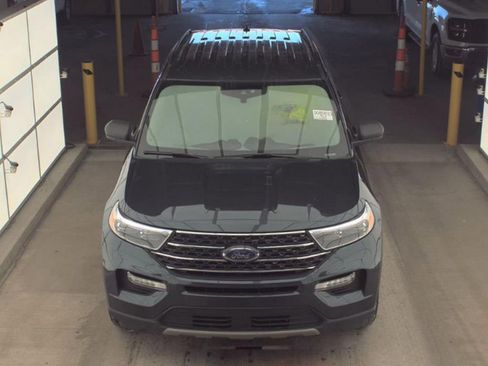 Used 2023 Ford Explorer XLT w/ Equipment Group 202A image 3