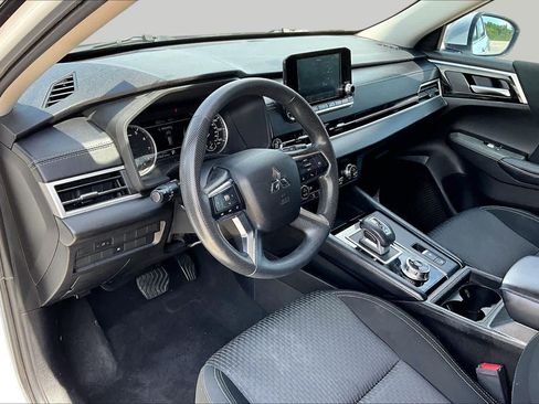 Used 2022 Mitsubishi Outlander ES FWD image 18