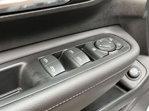 Used 2022 GMC Terrain SLT w/ Tech Package image 13