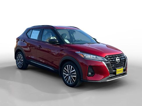 Used 2023 Nissan Kicks SR w/ SR Premium Package image 7